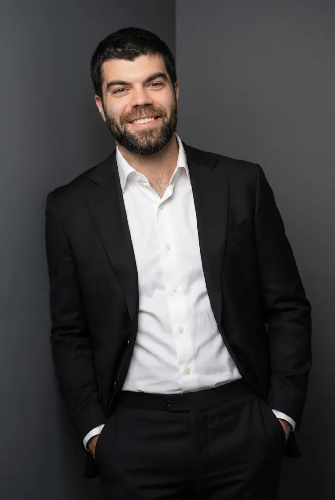 Corporate Executive Style - Viral AI Image Prompt